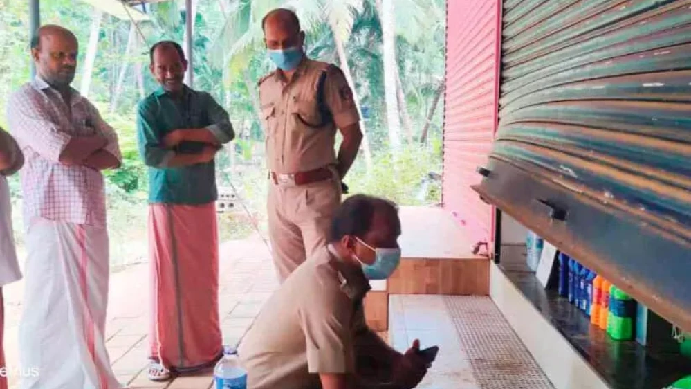 പയ്യോളിയിൽ വ്യാപര സ്ഥാപനങ്ങളിൽ പരക്കെ കവർച്ച 