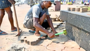 
                        കോഴിക്കോട് ബീച്ച് നടപ്പാത അറ്റകുറ്റ പണികളിലേക്ക് 