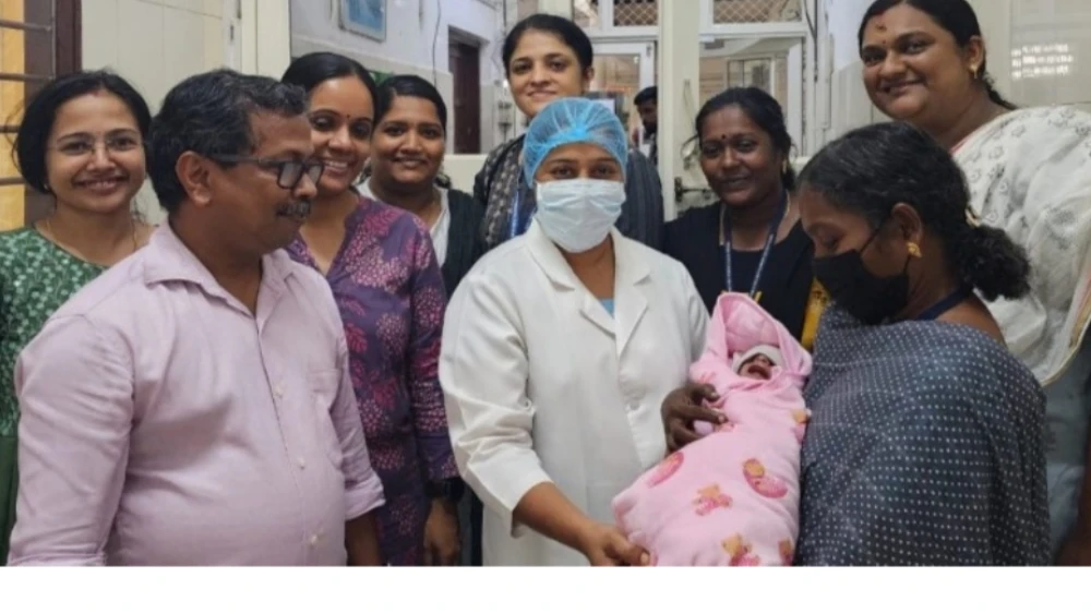 അമ്മ ബക്കറ്റില്‍ ഉപേക്ഷിച്ച നവജാത ശിശു പുതുജീവിതത്തിലേക്ക് ;  കുഞ്ഞിനെ ശിശുക്ഷേമ സമിതി സംരക്ഷിക്കുമെന്ന് ആരോഗ്യ മന്ത്രി