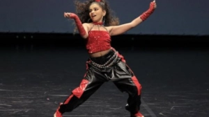 
                        ഒമാനിൽ നിന്നുള്ള ഇന്ത്യൻ സ്കൂൾ വിദ്യാർത്ഥിനി വിഖ്യാത സ്പാനിഷ് നൃത്ത മത്സരത്തിൽ സ്വർണ്ണ മെഡൽ നേടി.