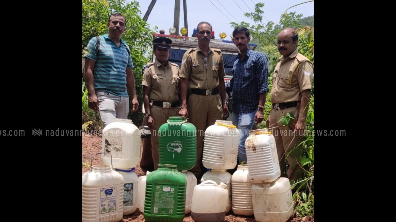 ഓണം സ്പെഷ്യൽ ഡ്രൈവ്; മൈക്രോവേവ് മലയിൽ എക്സൈസ് വേട്ട