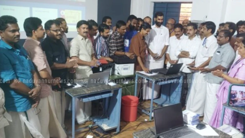 പേരാമ്പ്രയിൽ സ്കൂൾ കലാപൂരത്തിന് തിരി തെളിഞ്ഞു