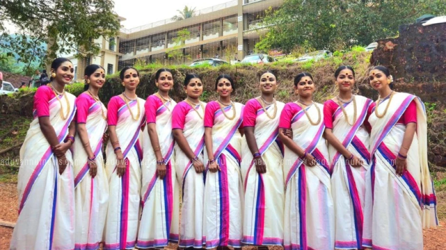  ഹൈസ്കൂൾ വിഭാഗത്തിൽ ആതിഥേയർ പോയിൻ്റ് പട്ടികയിൽ ഒന്നാം സ്ഥാനത്ത്