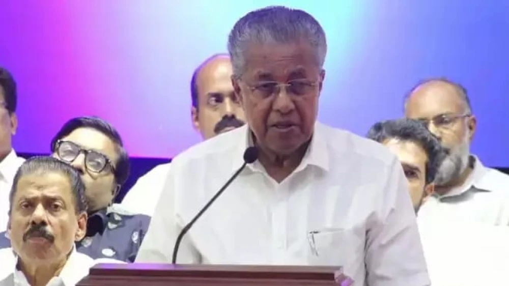 ജൈവവൈവിധ്യ കോൺഗ്രസിൽ പങ്കെടുക്കാൻ  മുഖ്യമന്ത്രി കോഴിക്കോട് ; പരിപാടിയിൽ കറുത്ത വസ്ത്രത്തിന് വിലക്ക് 