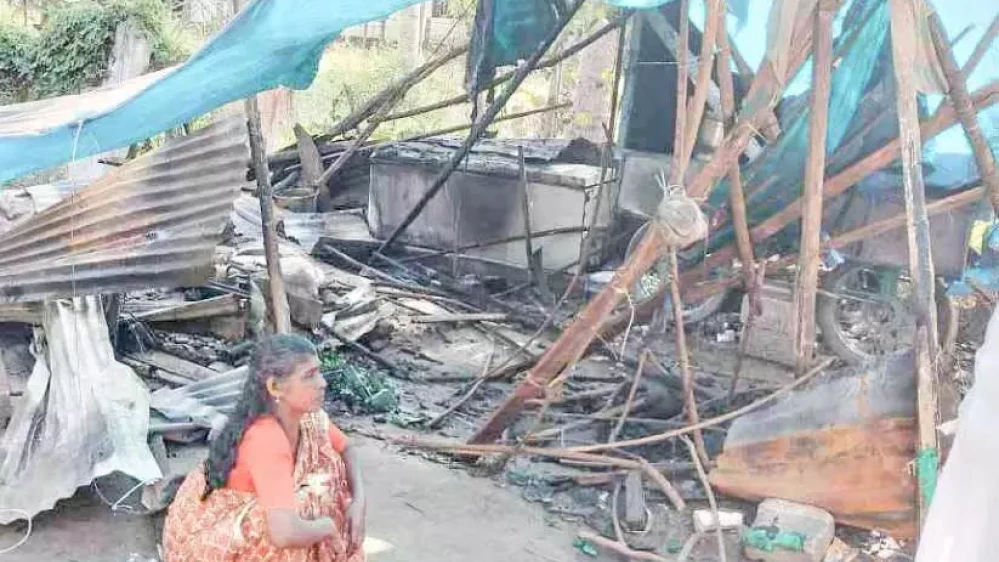  വിധവയുടെ പെട്ടിക്കട സാമൂഹിക വിരുദ്ധർ തീയിട്ടു നശിപ്പിച്ചു