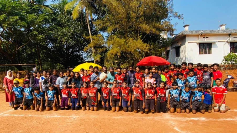  കബഡിയിൽ പേരാമ്പ്ര എച്ച്.എസ്.എസിന്റെ സമ്പൂർണ്ണ ആധിപത്യം