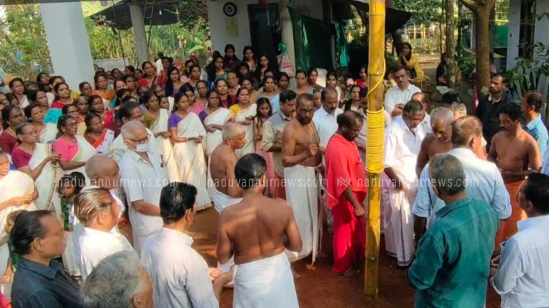 ഉത്സവം കൊടിയേറി ;തുറയൂർ ഇടിഞ്ഞകടവ് പാറക്കൂൽ ശ്രീ മുത്തപ്പൻ ക്ഷേത്രം 