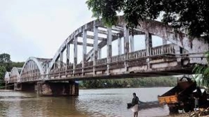 
                        മൂരാട് പാലം തൂണിന്റെ ചെരിവ്:വീഴ്ച പരിഹരിക്കാൻ നടപടി