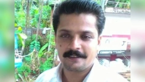 
                        നരിക്കുനിയിൽ ഷട്ടില്‍ കളിക്കുന്നതിനിടെ യുവാവ് കുഴഞ്ഞുവീണ് മരിച്ചു