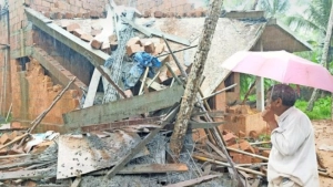 
                        നിർമാണത്തിലിരിക്കുന്ന വീട് തകർന്ന് അതിഥി തൊഴിലാളികൾക്ക് പരിക്ക് 