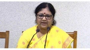 
                        വീടിനെ തലയ്ക്കകത്ത് (തലച്ചുമടായല്ല, തലയ്ക്കകത്തു തന്നെ) എടുക്കേണ്ടി വരുന്നുണ്ട് സ്ത്രീകൾക്ക് ; ഇംഗ്ലീഷിന്റെ പേരിലുള്ള ട്രോളിന് മറുപടിയുമായി മന്ത്രി ആര്‍ ബിന്ദു