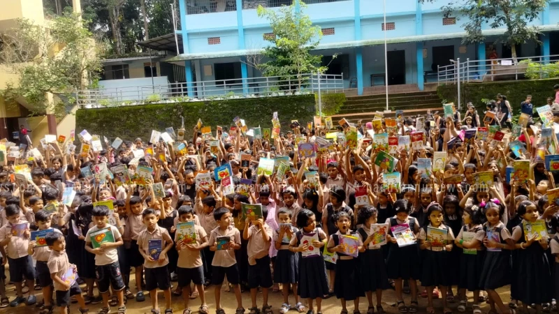  വായനയുടെ പുതു ലോകം തുറന്ന് തൃക്കുറ്റിശ്ശേരി സ്കൂൾ