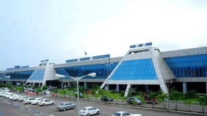 
                        കരിപ്പൂർ വിമാനത്താവളത്തിൽ ഒരുകോടി രൂപയുടെ സ്വർണം പിടികൂടി