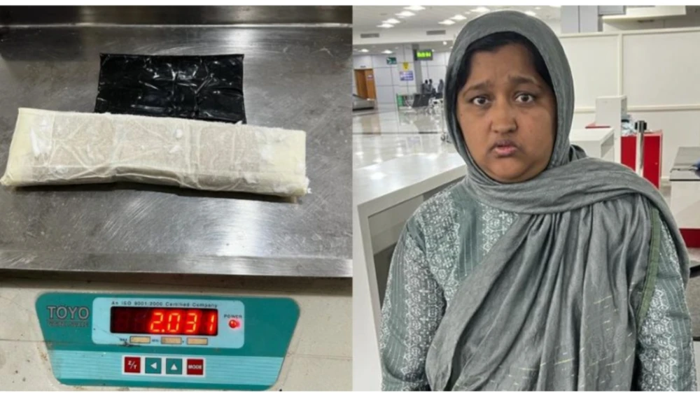  കരിപ്പൂര്‍ വിമാനത്താവളത്തില്‍ ഒരു കോടി രൂപയുടെ സ്വര്‍ണവുമായി യുവതി പിടിയില്‍