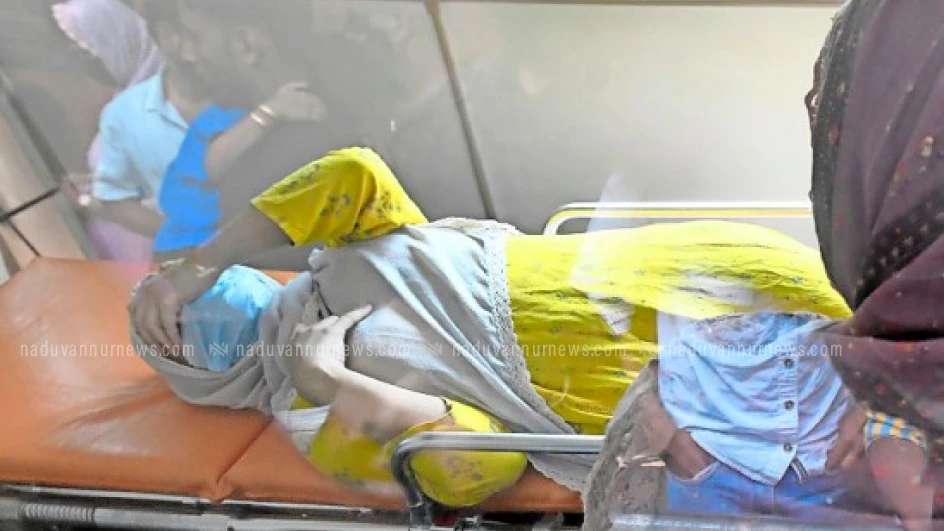 കുഞ്ഞ് മരിച്ച സംഭവത്തിൽ നീതി തേടി ഫാത്തിമ ആശുപത്രിക്ക് മുന്നിൽ മാതാവിൻറെ സമരം