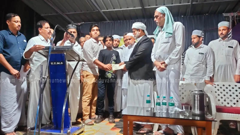 കല്ലിടുക്കിൽ മദ്റസ നിർമ്മാണ ഫണ്ട് ഉദ്ഘാടനം ചെയ്തു