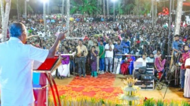 കേരളത്തോട് കേന്ദ്ര സർക്കാർ ശത്രുതാപരമായ സമീപനമാണ് സ്വീകരിക്കുന്നതെന്ന് മുഖ്യമന്ത്രി പിണറായി വിജയൻ