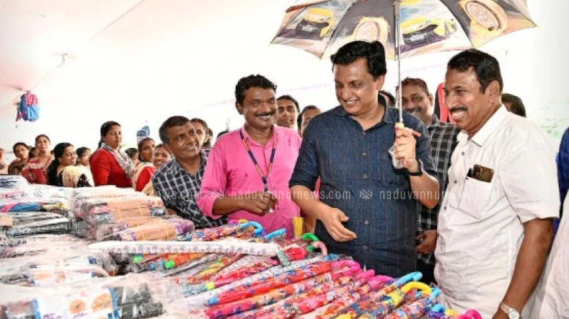 കോഴിക്കോട്ട് സ്കൂൾ വിപണിയിലെ വിലക്കയറ്റം തടയാൻ സ്റ്റുഡന്റ്സ് മാർക്കറ്റുകൾ ആരംഭിച്ചു