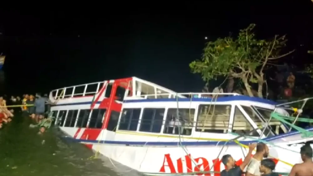 താനൂര്‍ അപകടം: ബോട്ടുടമയ്‌ക്കെതിരെ നരഹത്യയ്ക്ക് കേസ്, പ്രതി  ഒളിവിലെന്ന് പൊലീസ്