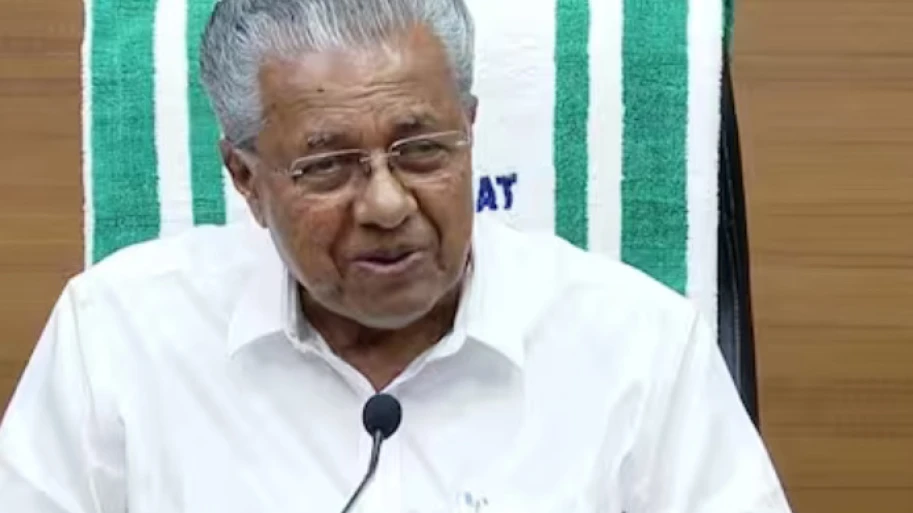 മുഖ്യമന്ത്രി പിണറായി വിജയനെ വധിക്കുമെന്ന് പന്ത്രണ്ട്കാരന്റെ ഭീഷണി ഫോണ്‍സന്ദേശം