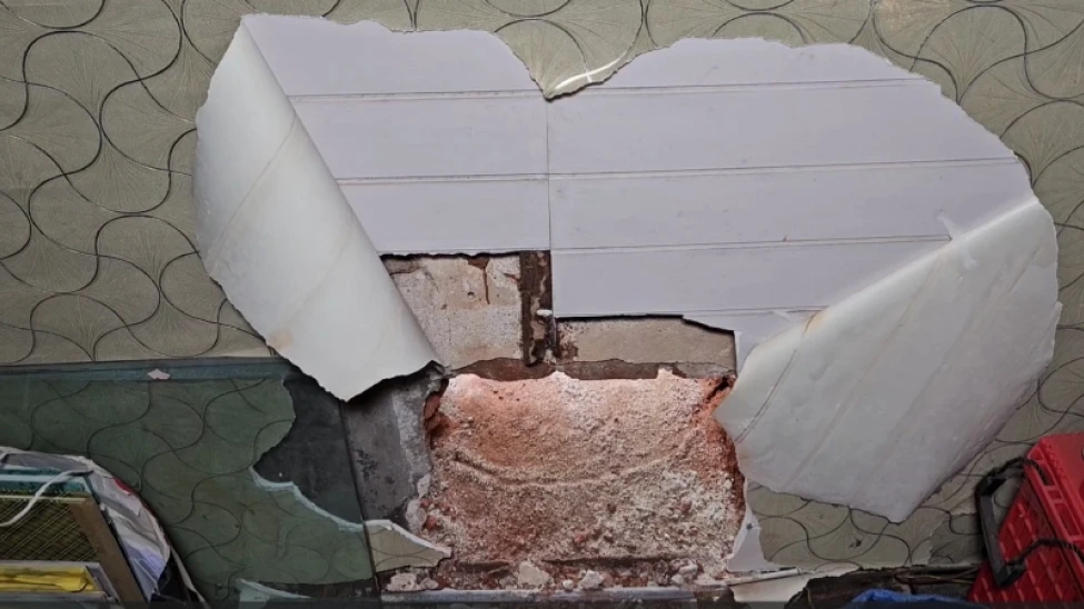  തൃശൂരിൽ ജ്വല്ലറിയുടെ ഭിത്തി തിരന്ന് 200 ഗ്രാം വെള്ളി ആഭരണങ്ങൾ മോഷ്ടിച്ചു