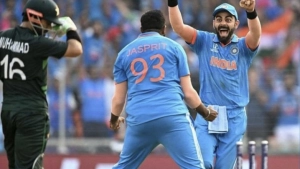 
                        ലോകകപ്പ്;രോഹിത് ശർമ്മയുടെയും ശ്രേയസ് അയ്യരുടെയും തകർപ്പൻ അർദ്ധ സെഞ്ച്വറി മികവിൽ ഇന്ത്യ വിജയത്തിലേക്ക് കടന്നു 