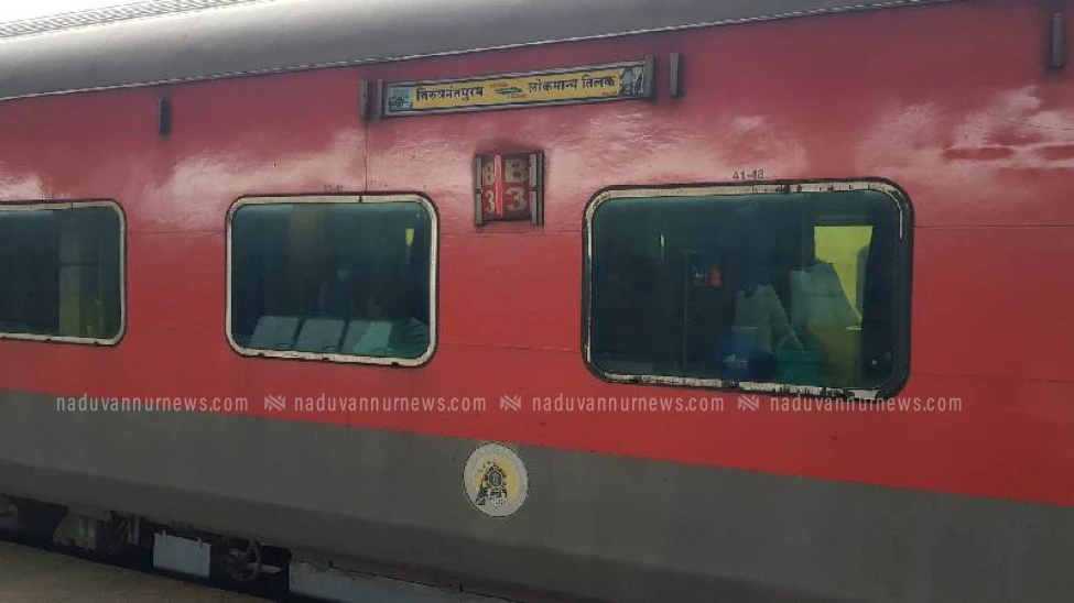  കാസർകോട് നേത്രാവതി എക്സ്പ്രസ്സിന് നേരെ കല്ലേറ്