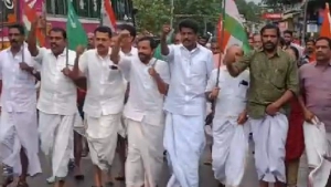 
                        പുതുപ്പള്ളി വിജയത്തിൽ ആഹ്ലാദം പ്രകടിപ്പിച്ച് നടുവണ്ണൂരിലും ഉള്ളിയേരിലും പ്രകടനം