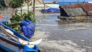 
                        കടലാക്രമണത്തിന് സാധ്യത; ഉയര്‍ന്ന തിരമാലകളെ കരുതിയിരിക്കണം