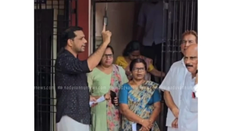 തങ്കമല ഖനനം; തുറയൂർ പഞ്ചായത്ത് ഭരണസമിതി യോഗത്തിൽ നിന്ന് യു.ഡി.എഫ്. അംഗങ്ങൾ ഇറങ്ങിപ്പോയി