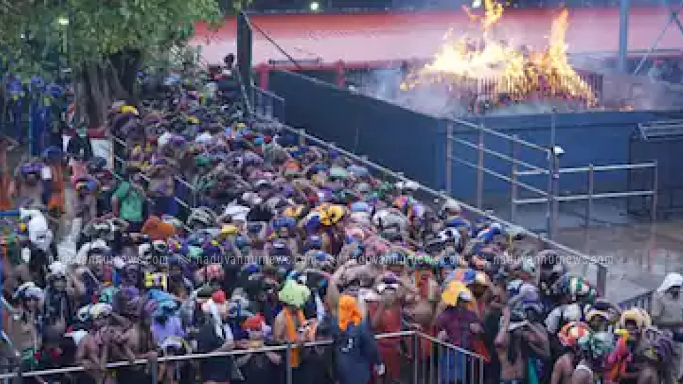  ശബരിമലയിൽ വൻ തിരക്ക്: വെർച്വൽ ക്യൂ വെട്ടിക്കുറച്ചു, സ്പോട് ബുക്കിംഗ് ഒഴിവാക്കും