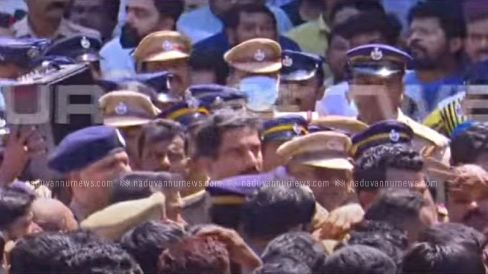 കാട്ടാന ആക്രമണം: മൃതദേഹവുമായി നാട്ടുകാരുടെ പ്രതിഷേധം