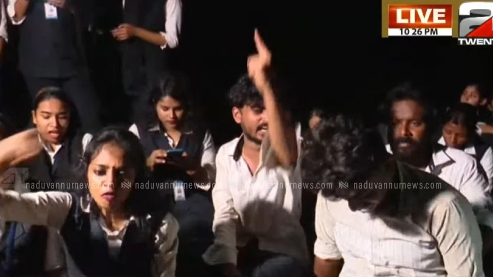 തൊടുപുഴ ലോ കോളേജിൽ വിദ്യാർത്ഥി സമരം അവസാനിപ്പിച്ചു; കോളജിൽ അഡ്മിനിസ്ട്രേറ്റീവ് ഭരണമേർപ്പെടുത്തും