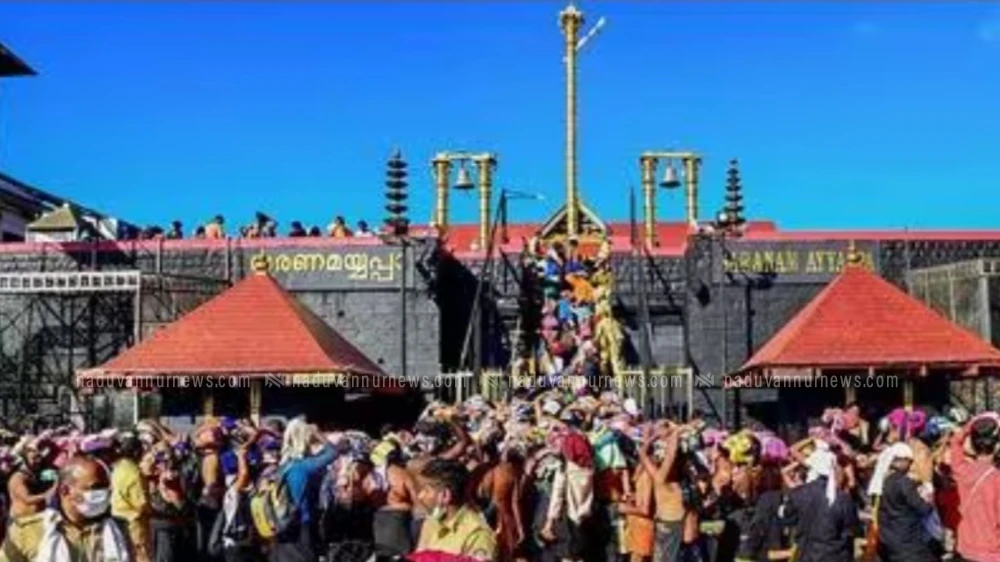 ശബരിമലയില്‍ പ്രതിസന്ധി തുടരുന്നു;ഒരാള്‍ക്ക് നല്‍കുന്നത് അഞ്ച് ടിന്‍ അരവണ മാത്രം