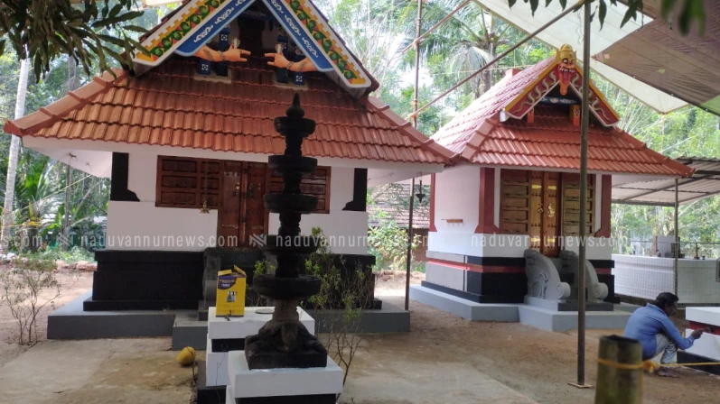 ഇടുവാട്ട് ശ്രീ കരിയാത്തൻ ദേവീക്ഷേത്ര  മഹോത്സവതിന് തുടക്കം