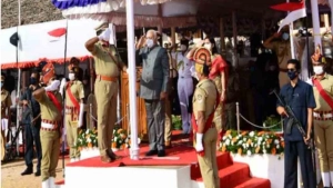 
                        എഴുപത്തിയഞ്ചാമത് റിപ്പബ്ലിക്ക് ദിനാഘോഷം;തിരുവനന്തപുരം സെൻട്രൽ സ്റ്റേഡിയത്തിൽ  പതാക ഉയർത്തി ഗവർണർ 