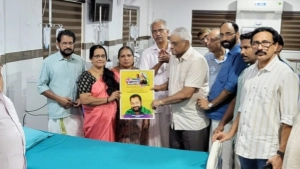 
                        ഗാന രചയിതാവ് ഗിരീഷ് പുത്തഞ്ചേരിയുടെ ഓര്‍മ്മയ്ക്കായി മെഡിക്കല്‍ ഉപകരണങ്ങള്‍ സമര്‍പ്പിച്ചു 