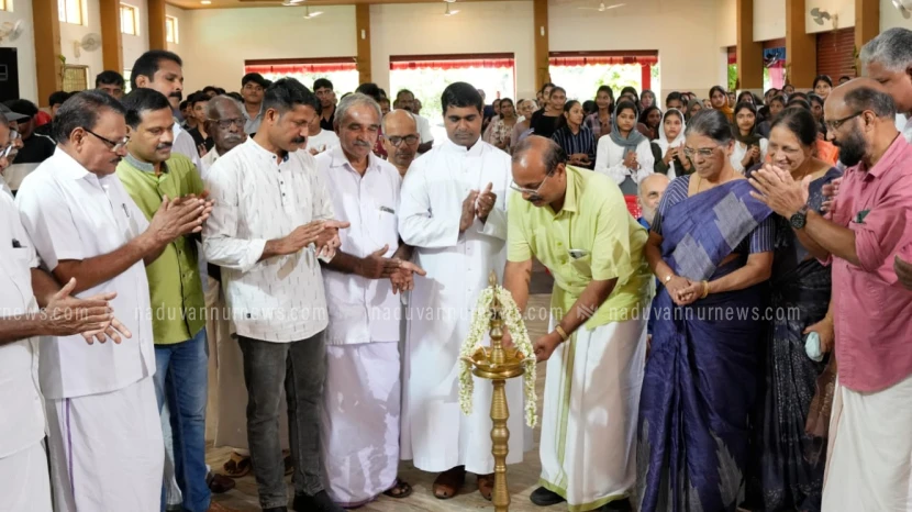 പ്രസ് ഫോറത്തിൻ്റെ നേതൃത്വത്തിൽ മുഴുവൻ വിഷയങ്ങൾക്കും എ പ്ലസ് നേടിയ  വിദ്യാർഥികളെ ആദരിച്ചു.