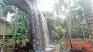 
                        ഇ​റി​ഗേ​ഷ​ൻ അ​നാ​സ്ഥ; അ​ക്വ​ഡേ​റ്റു​ക​ൾ ചോ​ർ​ന്ന് വെ​ള്ളം പാ​ഴാ​കു​ന്നു