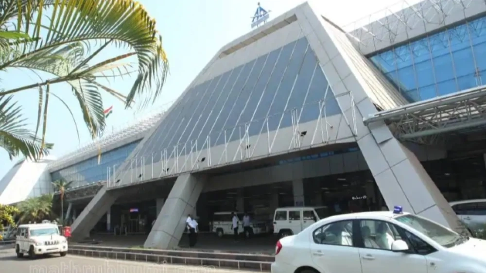 കരിപ്പൂര്‍ വീണ്ടും സ്വർണ്ണക്കടത്ത്; പിടിച്ചെടുത്തത് 887 ഗ്രാം സ്വർണ്ണം