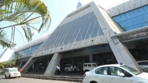 
                        കരിപ്പൂര്‍ വീണ്ടും സ്വർണ്ണക്കടത്ത്; പിടിച്ചെടുത്തത് 887 ഗ്രാം സ്വർണ്ണം