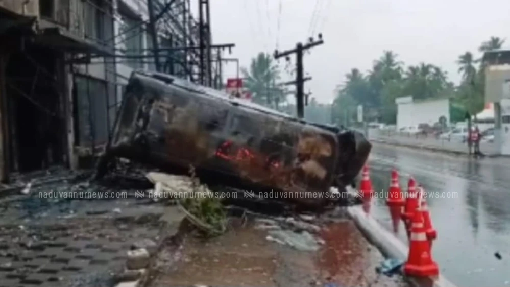  കോഴിക്കോട് ആംബുലൻസിന് തീപിടിച്ച് രോഗി വെന്തുമരിച്ചു