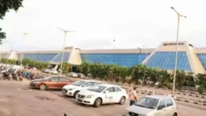 
                        പ്രതികൂല കാലാവസ്ഥ; കരിപ്പൂരിൽ നിന്നുള്ള മൂന്നു വിമാനങ്ങൾ റദ്ദാക്കി