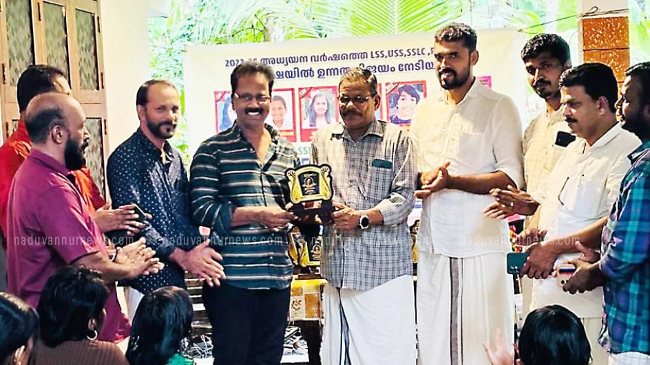 തനിമ സ്വയം സഹായ സംഘം കക്കഞ്ചേരിയുടെ ആഭിമുഖ്യത്തിൽ ആദരിക്കൽ  ചടങ്ങ് സംഘടിപ്പിച്ചു