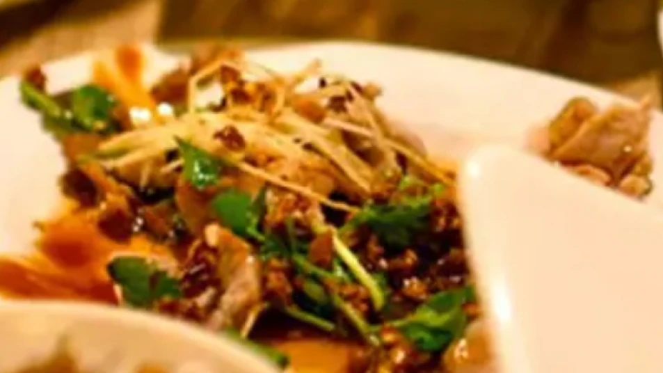 വെള്ളന്നൂര്‍ സ്വദേശികൾക്ക് ഭക്ഷ്യവിഷബാധയേറ്റ സംഭവം; വൈത്തിരിയിലെ 'ബാംബു' ഹോട്ടല്‍ ഒരാഴ്ചത്തേക്ക് അടപ്പിച്ചു