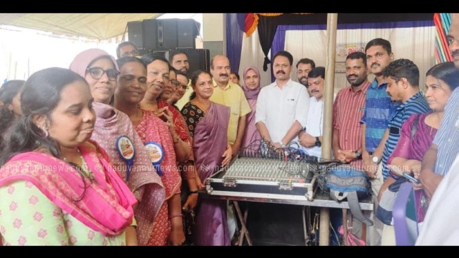 പേരാമ്പ്ര ഉപജില്ലാ കലോത്സവത്തിൻ്റെ ലൈറ്റ് ആൻ്റ് സൗണ്ട് സ്വിച്ച് ഓൺ കർമ്മം ഉദ്ഘാടനം നിർവഹിച്ചു