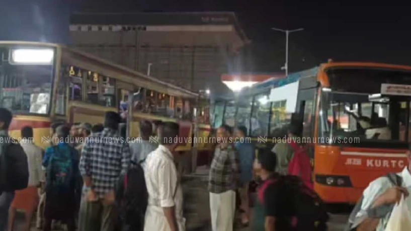തൃശൂര്‍ കെഎസ്ആര്‍ടിസി ബസ് സ്റ്റാന്‍ഡില്‍ ബസുകള്‍ തമ്മില്‍ കൂട്ടിയിടിച്ച് അപകടം 