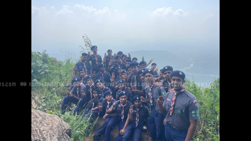 ഹൈക്കിംഗ് ആവേശത്തിൽ കോക്കല്ലൂർ സ്കൗട്ടുകൾ കാറ്റുള്ളമല - നമ്പികുളം മലയിൽ