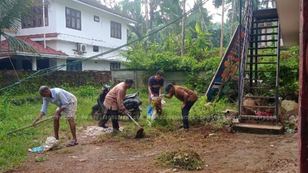 മാലിന്യ മുക്ത നവ കേരളത്തിനായി വെള്ളിയൂരിൽ ഗ്രന്ഥശാല പ്രവർത്തകരും