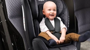 
                        കാറുകളിൽ ഇനി കുട്ടികൾക്ക് ഇരിക്കാൻ പ്രത്യേക സീറ്റില്ലെങ്കിൽ പിഴ